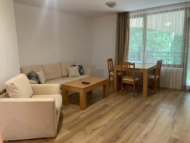 Iskra Suite Golden Sands